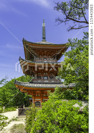 廣島縣尾道市生口島興勝寺三層寶塔 115443983