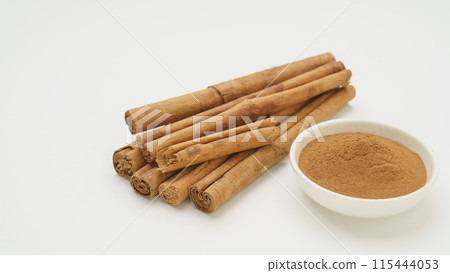 Cinnamon | Cinnamon sticks and cinnamon powder Cinnamon | Cinnamon sticks and cinnamon powder 115444053