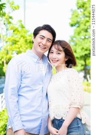 男女情侶房產形象 115444075