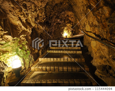 Sado Gold Mine, Sotayu Pit, Tunnel Sado Gold Mine, Sotayu Pit, Tunnel 115444094
