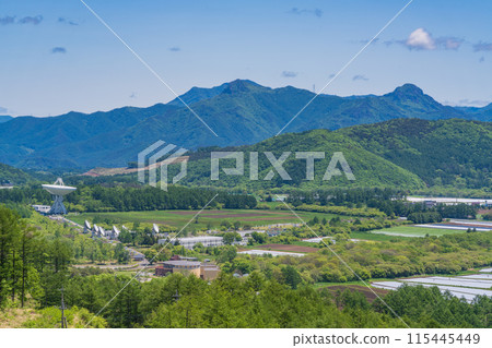 （長野縣）從平澤嶺/獅子岩看到的野邊山宇宙射電觀測站 115445449