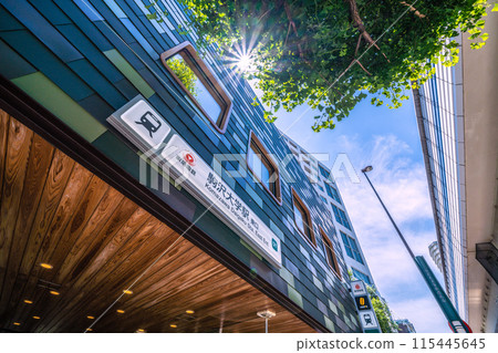 日本六月的東京城市景觀。東急電鐵駒澤大學站東口等景觀 115445645