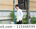 Walking business man 115446599
