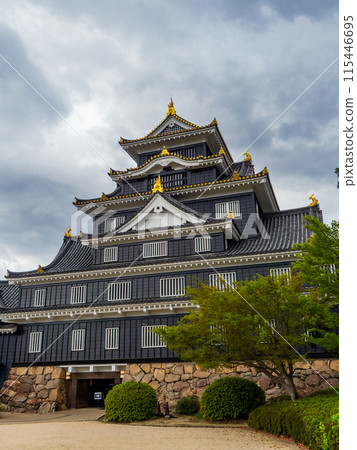 Okayama Castle, with its powerful final boss vibe, under dark clouds Okayama Castle, with its powerful final boss vibe, under dark clouds 115446695