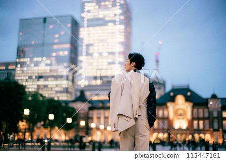 新郎獨自在東京車站前拍照 115447161