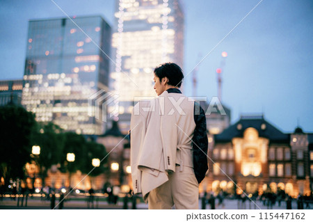 新郎獨自在東京車站前拍照 115447162