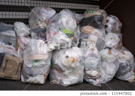 日本垃圾場的風景，垃圾被精細分類 115447802