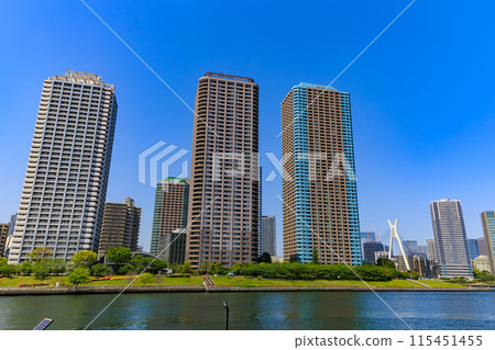 Tower apartment along the Harumi Canal in Tsukuda, Chuo Ward, Tokyo 115451455
