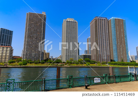 Tower apartment along the Harumi Canal in Tsukuda, Chuo Ward, Tokyo 115451469