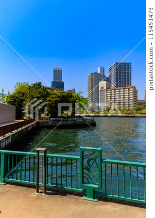 Tower apartment along the Harumi Canal in Tsukuda, Chuo Ward, Tokyo 115451473