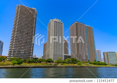 Tower apartment along the Harumi Canal in Tsukuda, Chuo Ward, Tokyo 115451477