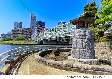 Nakanoshima Park, floating on the Harumi Canal in Koto Ward, Tokyo 115451495