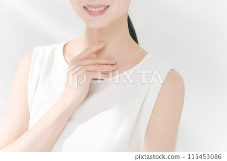 Summer women's body parts cut 115453086