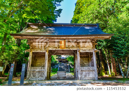 Tottori Toshogu Shrine: Zuishinmon Gate Tottori Toshogu Shrine: Zuishinmon Gate 115453532