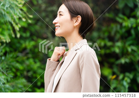 Young woman in casual suit Business image Young woman in casual suit Business image 115457318
