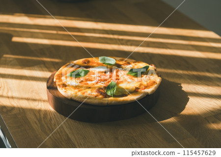 看起來很好吃的披薩 看起來很好吃的披薩 115457629