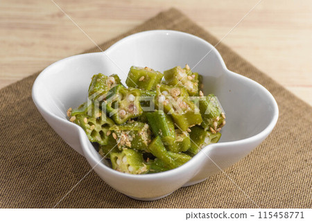 Okra's sesame 115458771