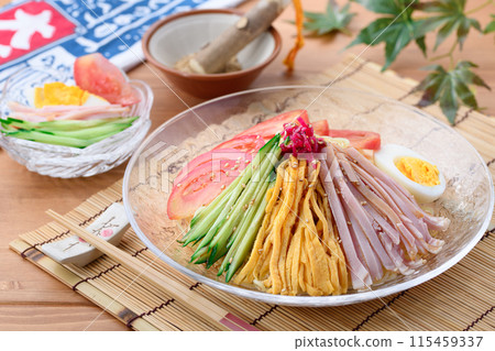 Summer dish: chilled Chinese noodles served on a cool transparent plate 115459337