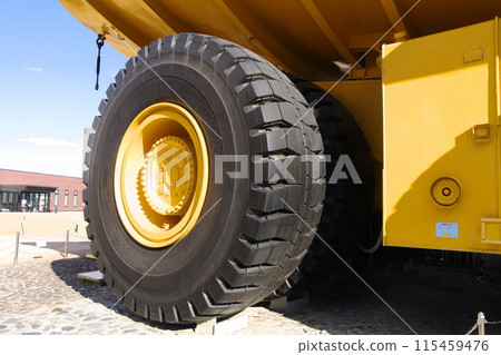 小松之森展覽車輛自卸車930E輪胎 115459476