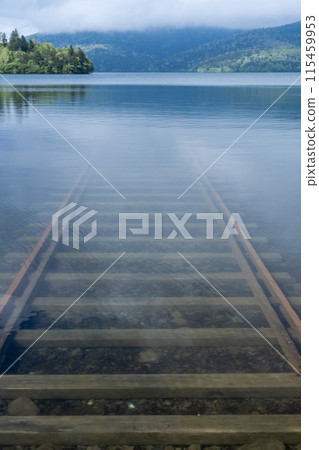 Spectacular Hokkaido scenery: Lake Shikaribetsu with its underwater railway 115459953