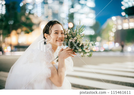 Tokyo Station at night and the bride Tokyo Station at night and the bride 115461611
