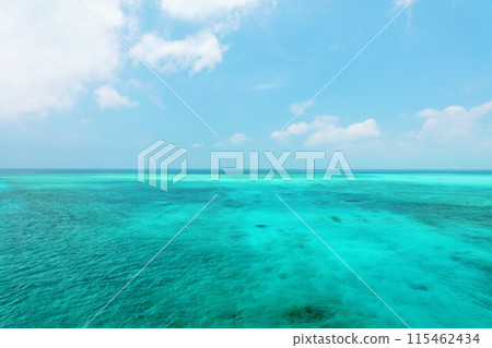 沖繩宮古島 夏日藍天與大海 115462434