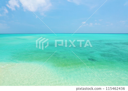 沖繩宮古島 夏日藍天與大海 115462436