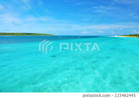 沖繩宮古島 夏日藍天與大海 115462445