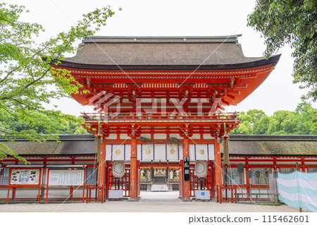 初夏的京都，下鴨神社塔門 115462601