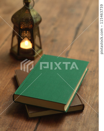 Reading image: Candlelight 115463739
