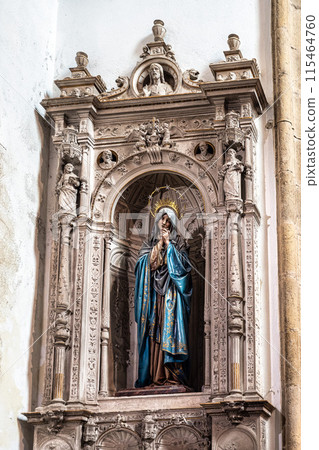 Interior of Santa Cruz Monastery at Coimbra, Contains tombs of the first two kings of Portugal 115464760