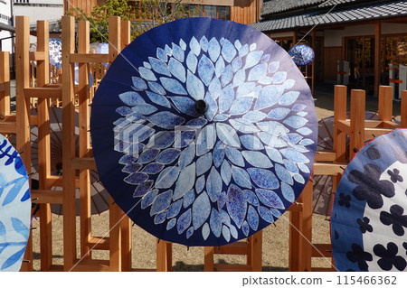 Spring event Kurashiki Haruyoi Akari: Denim-colored Japanese umbrellas (Kurashiki City, Okayama Prefecture) 115466362