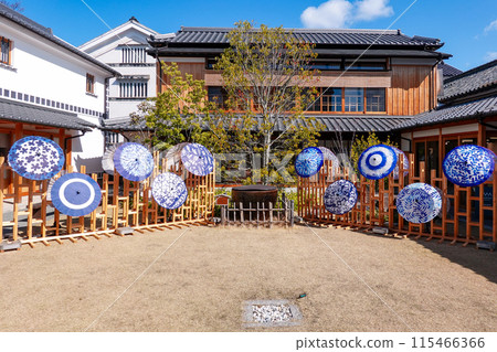 Spring event Kurashiki Haruyoi Akari: Denim-colored Japanese umbrellas (Kurashiki City, Okayama Prefecture) 115466366