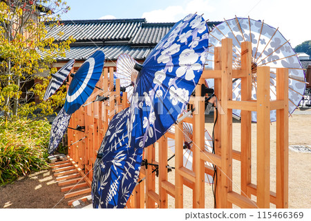 Spring event Kurashiki Haruyoi Akari: Denim-colored Japanese umbrellas (Kurashiki City, Okayama Prefecture) 115466369