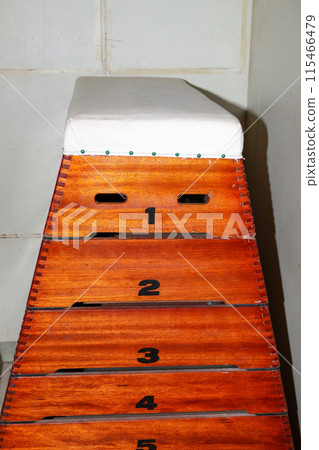 跳板跳箱體育跳躍運動學校體育館木箱班級教學大樓高中國中小學 115466479