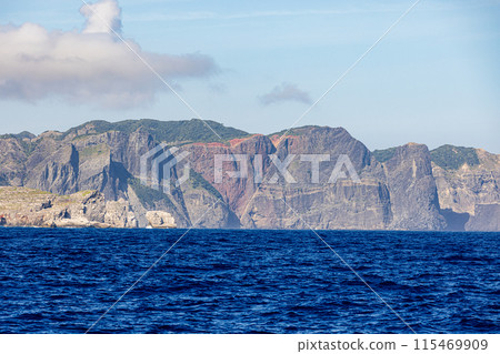 Heart Rock as seen from the Hahajima Maru, Ogasawara Islands Heart Rock as seen from the Hahajima Maru, Ogasawara Islands 115469909