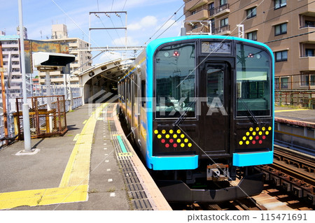 從國堂站出發的鶴見線車輛（橫濱市鶴見區） 115471691