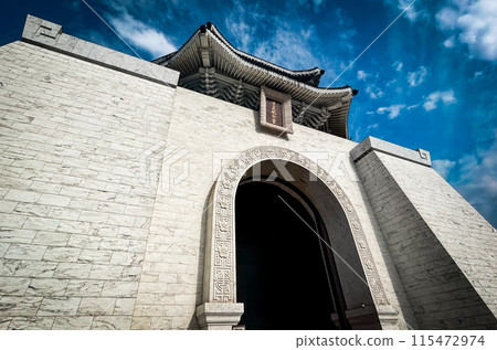Chiang Kai-shek Memorial Hall and the sky, Taipei, Taiwan 115472974