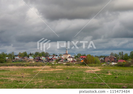 Sunny landscape in the town of Suzdal in Russia. 115473484