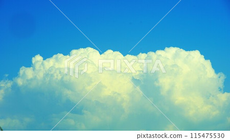 The first cumulonimbus clouds of the year during this scorching heat. The first cumulonimbus clouds of the year during this scorching heat. 115475530