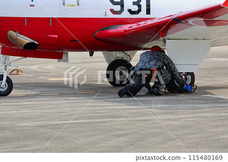 Airplane tire chocks Airplane tire chocks 115480169