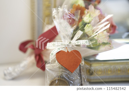 Present Present 115482542