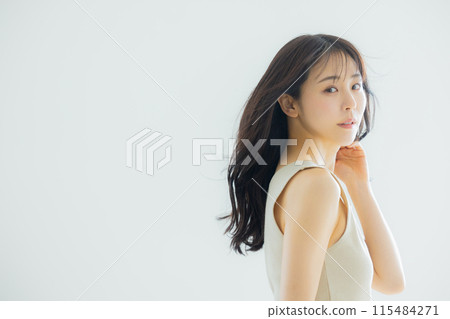 頭髮飄逸的女人 頭髮飄逸的女人 115484271