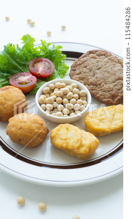 Soy meat hamburgers and nuggets - soy processed foods 115484286