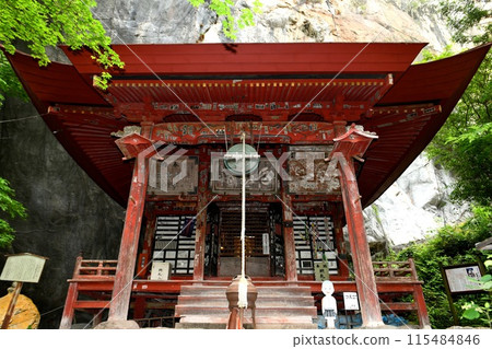 [秩父市，秩父三十四寺第28號：赤龍山「橋立堂」] 115484846