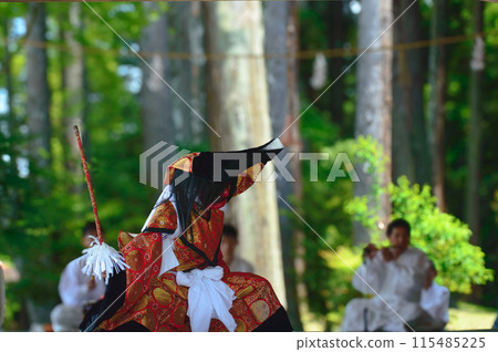 Scenes from Nishisamuda Shrine in Nagahama Kagura, Oita Prefecture 115485225