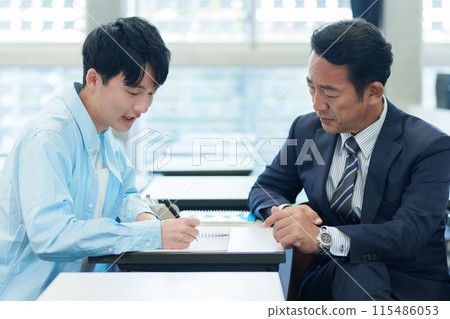 One-on-one individual learning classroom 115486053