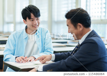 One-on-one individual learning classroom 115486064