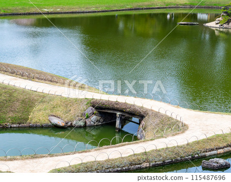 Spring in Okayama: The quaint scenery of Korakuen Garden, seen from Mt. Yuishin 115487696
