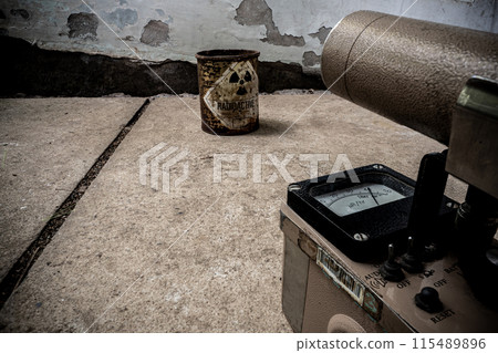 Radioactive measurement with radiation survey meter Radioactive measurement with radiation survey meter 115489896